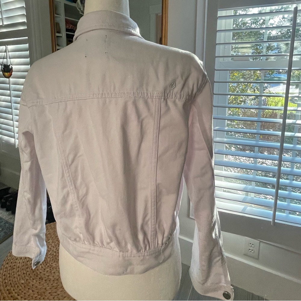White Volcom Cropped Jean Jacket - Picture 6 of 9